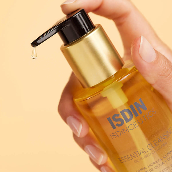 ISDINCEUTICS Essential Cleansing Oil Based Cleanser