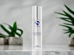 iS Clinical Neck Perfect Complex
